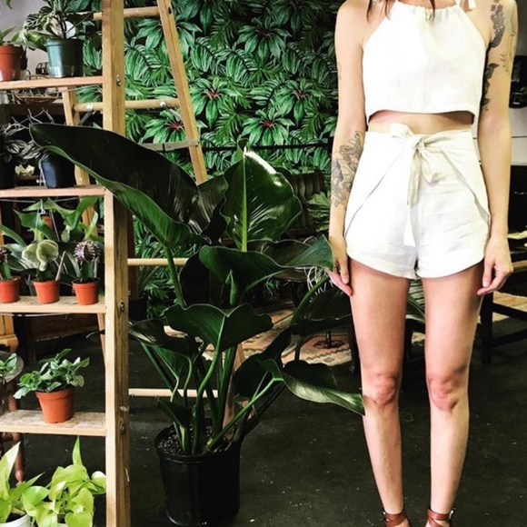 Handmade Linen Wrap Shorts in BLACK - Picture 2 of 5